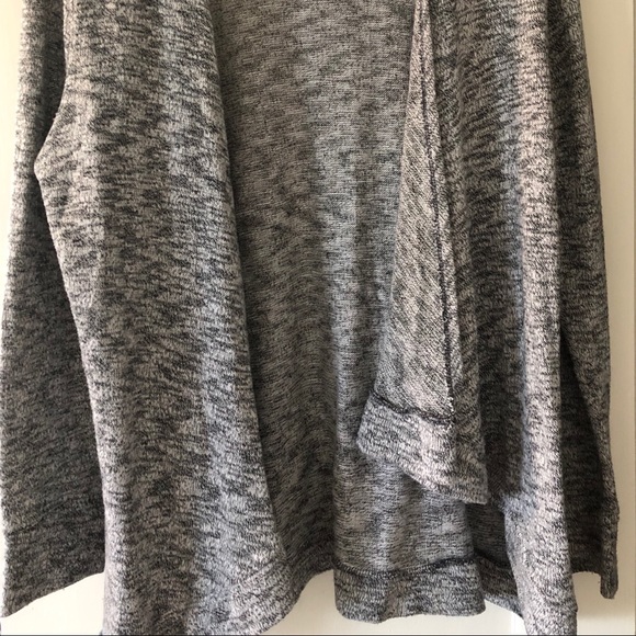 Gray flowy cardigan - Picture 3 of 3